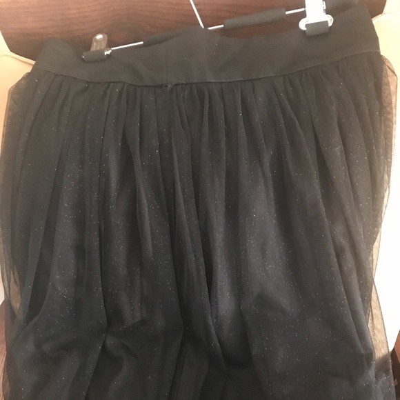 Eliza J black long skirt size 10, glittery tulle fabric and silk. - Picture 8 of 10